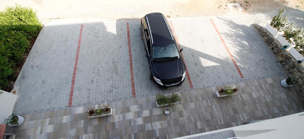 Apartments Klaudija Čižići Eksteriør billede