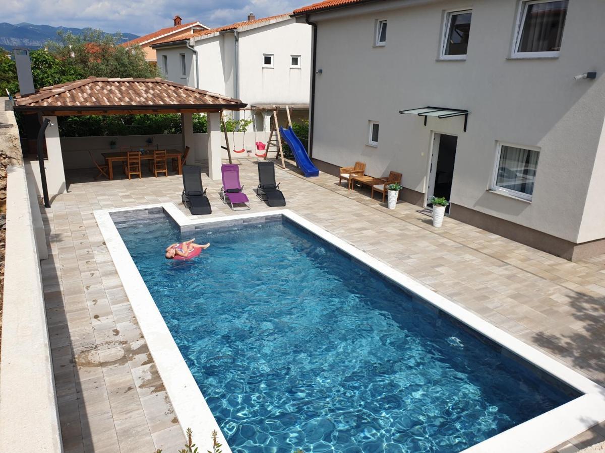 Apartments Klaudija Čižići Eksteriør billede