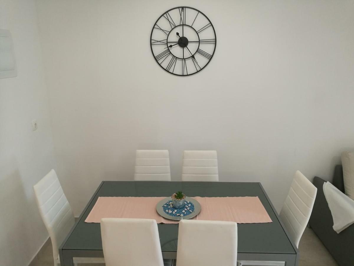 Apartments Klaudija Čižići Eksteriør billede